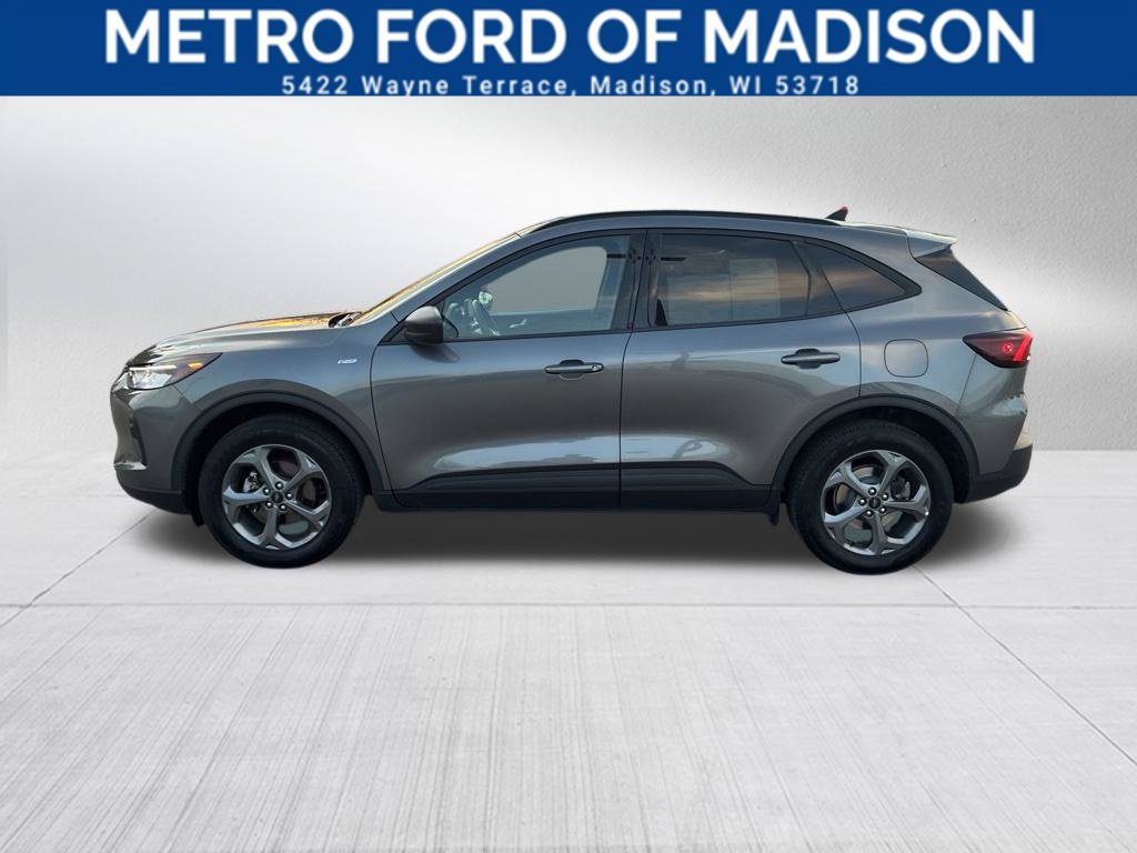 Certified 2025 Ford Escape ST-Line AWD/4WD image 2