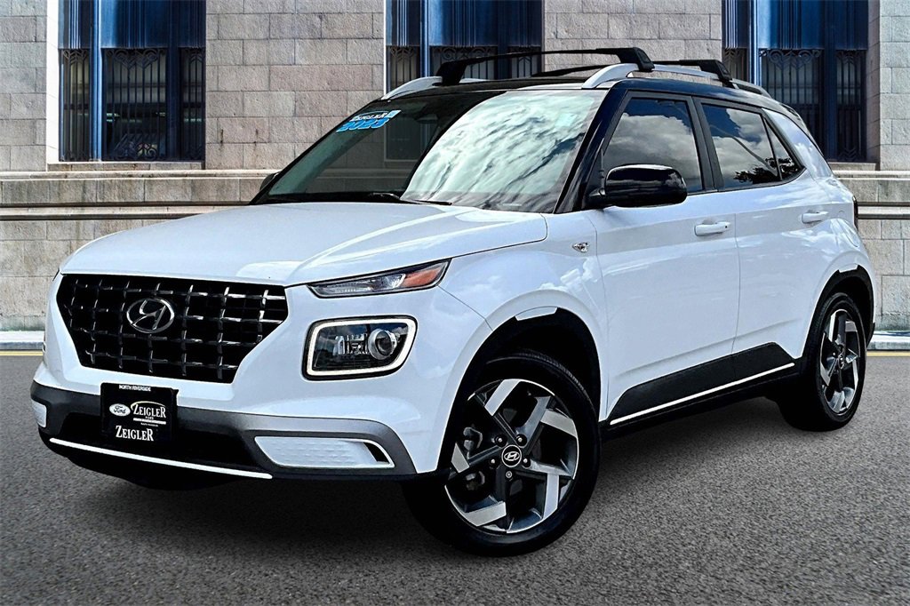 Used 2023 Hyundai Venue Limited video 2