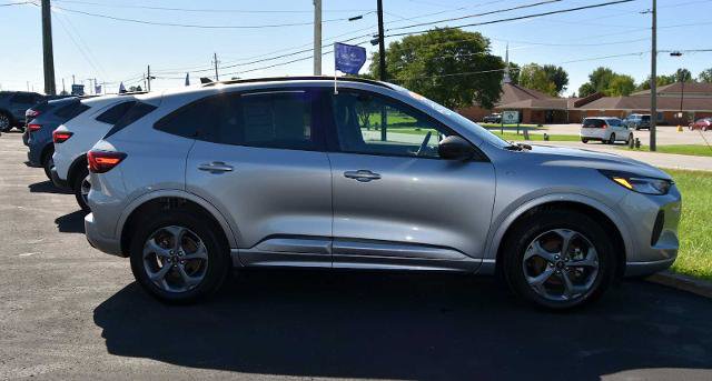 Certified 2023 Ford Escape ST-Line w/ Tech Pack #1 AWD/4WD image 5
