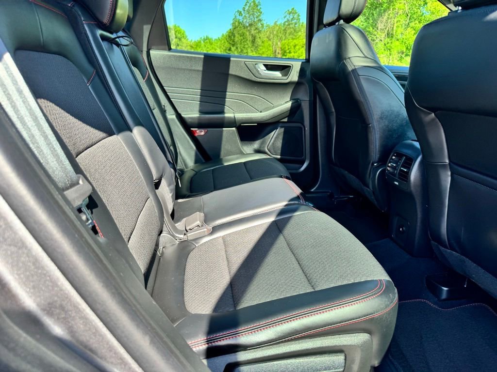 Certified 2023 Ford Escape ST-Line Select w/ Tech Pack #2 AWD/4WD image 18