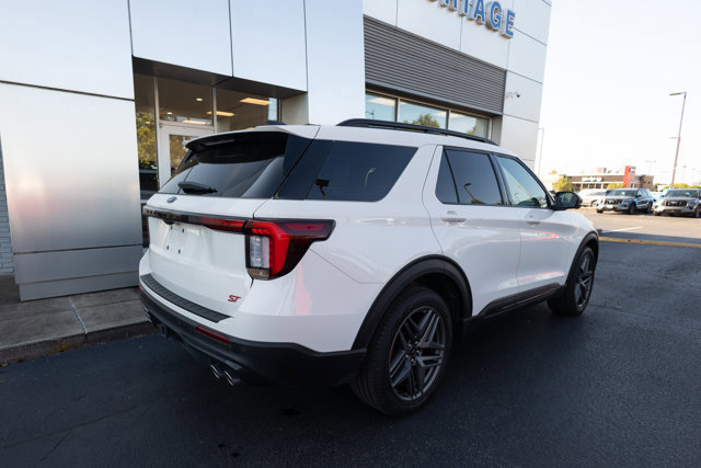 Certified 2025 Ford Explorer ST image 4