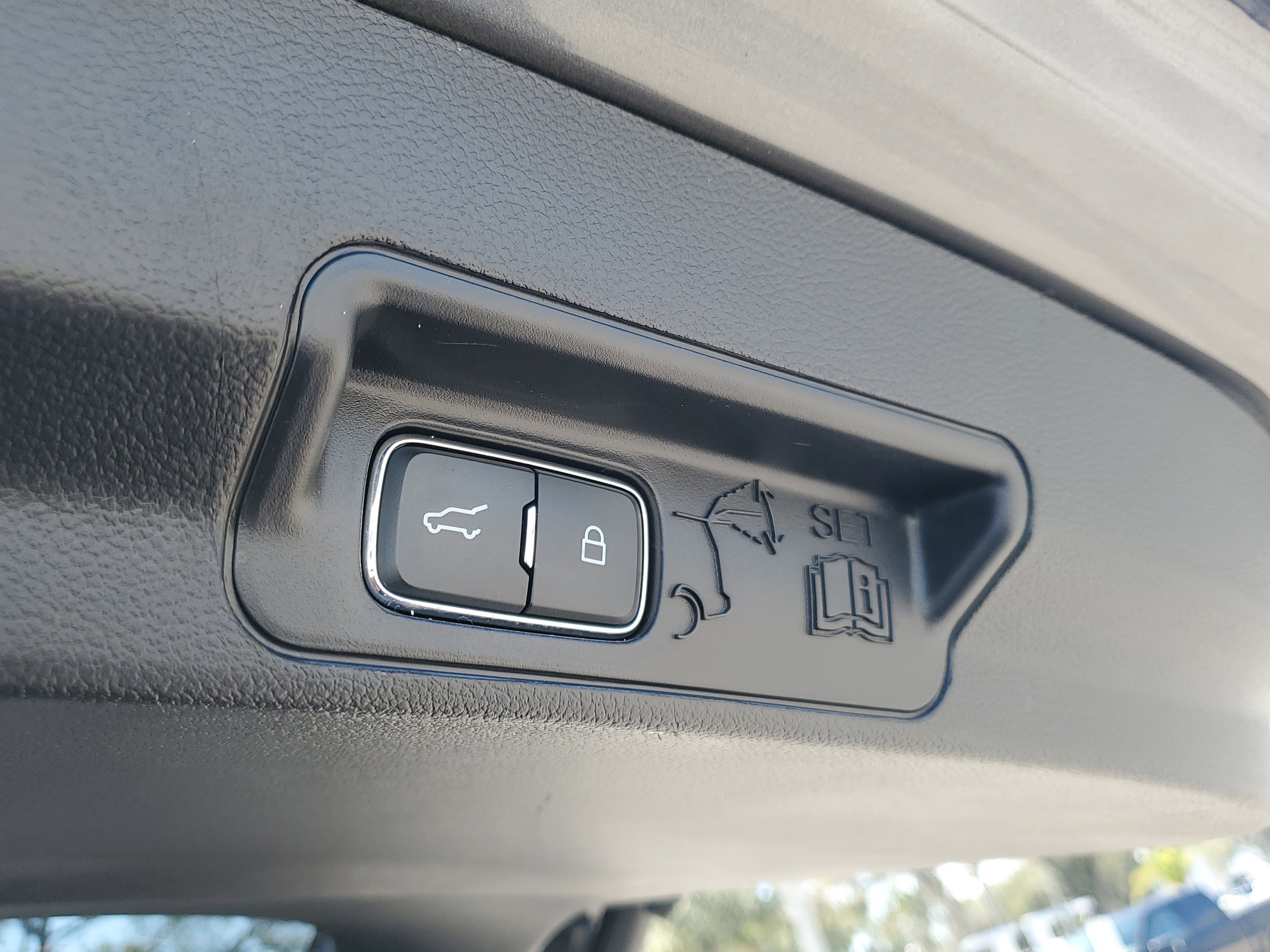 Certified 2025 Ford Explorer ST-Line image 11