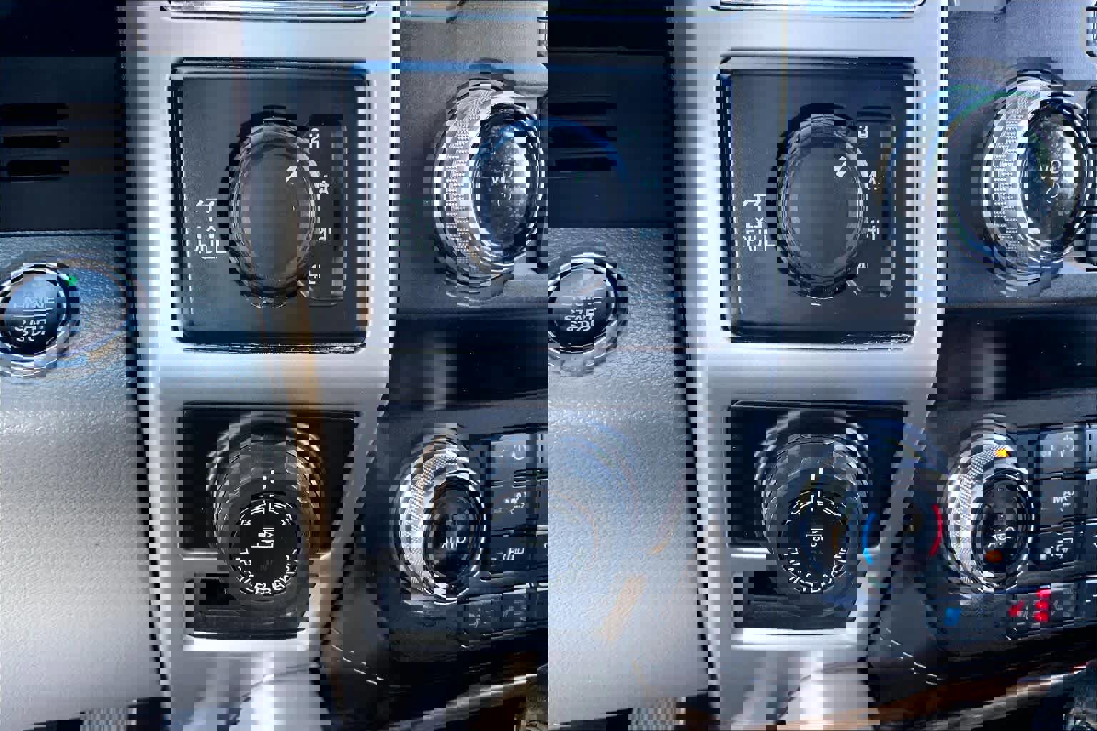 Certified 2020 Ford F150 Lariat w/ Equipment Group 502A Luxury image 31