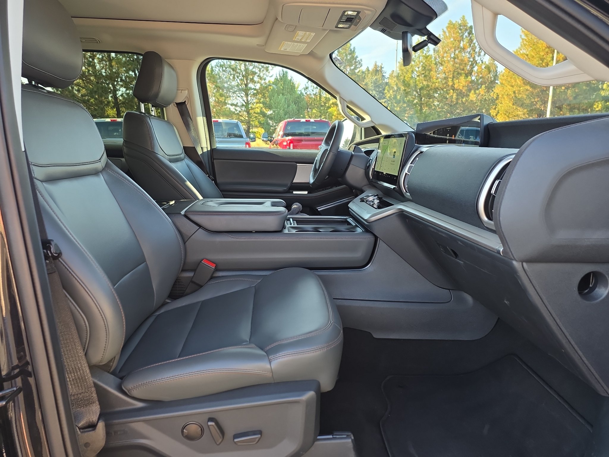 Certified 2025 Ford Expedition Active AWD/4WD image 16