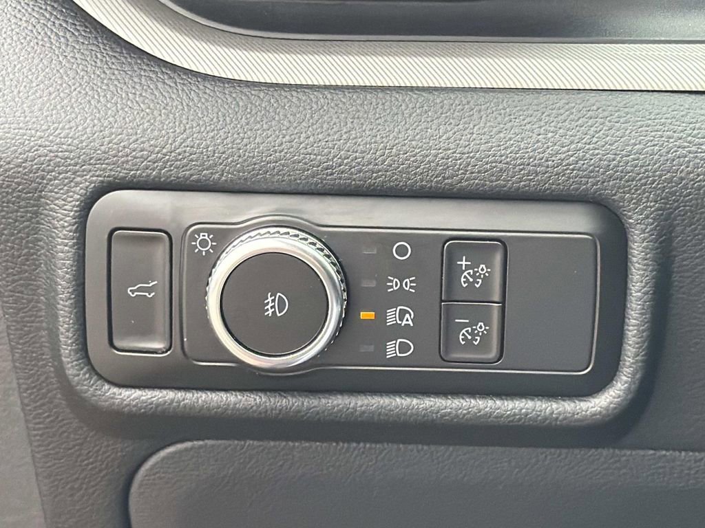 Certified 2023 Ford Explorer XLT w/ Equipment Group 202A image 18