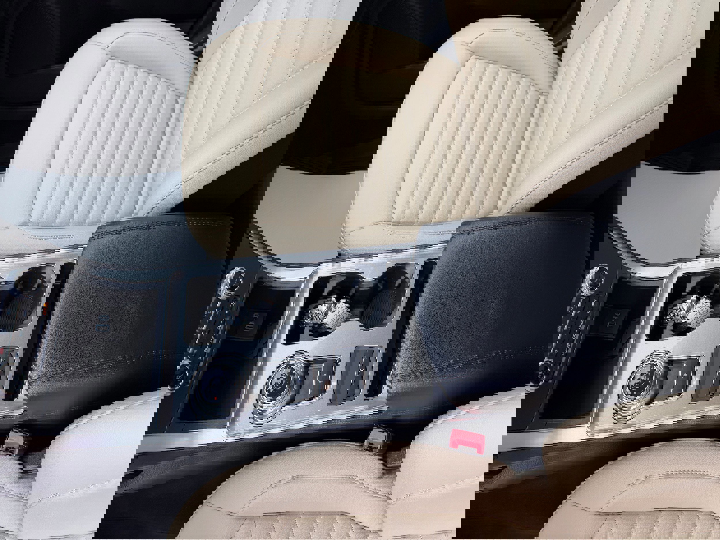 Certified 2024 Ford Edge SEL w/ Convenience Package image 15