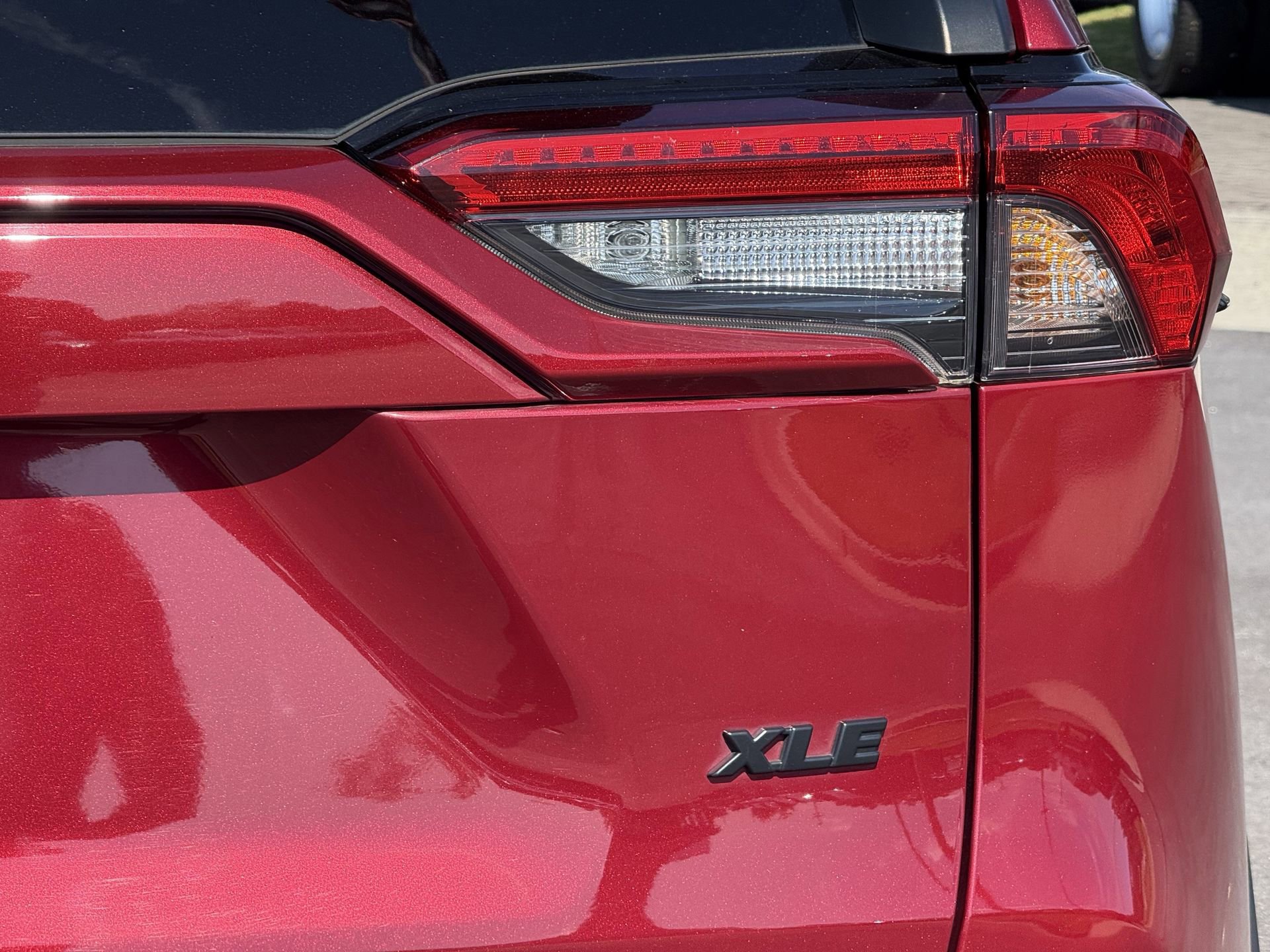 Used 2022 Toyota RAV4 XLE image 32