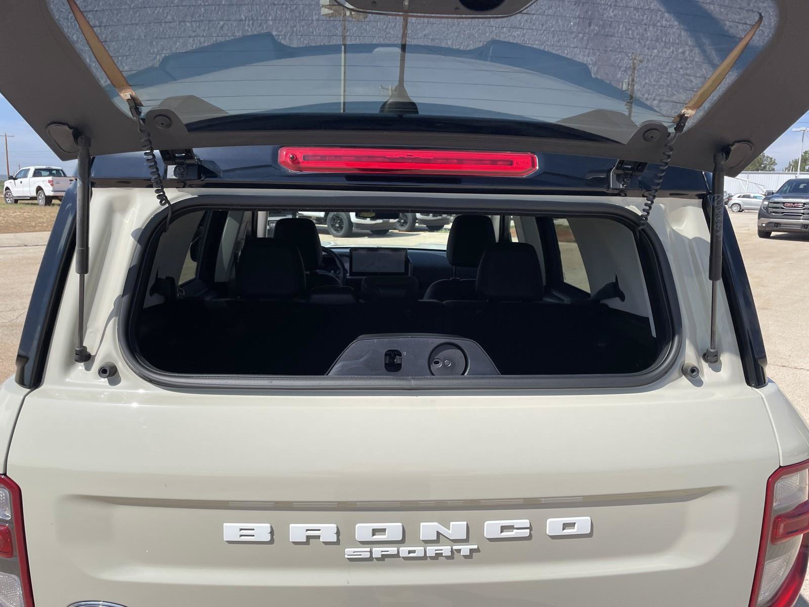Certified 2025 Ford Bronco Sport Outer Banks w/ Outer Banks Tech Package+ AWD/4WD image 26