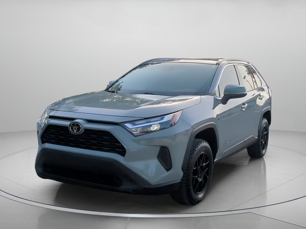 Used 2022 Toyota RAV4 XLE w/ Convenience Package FWD image 11