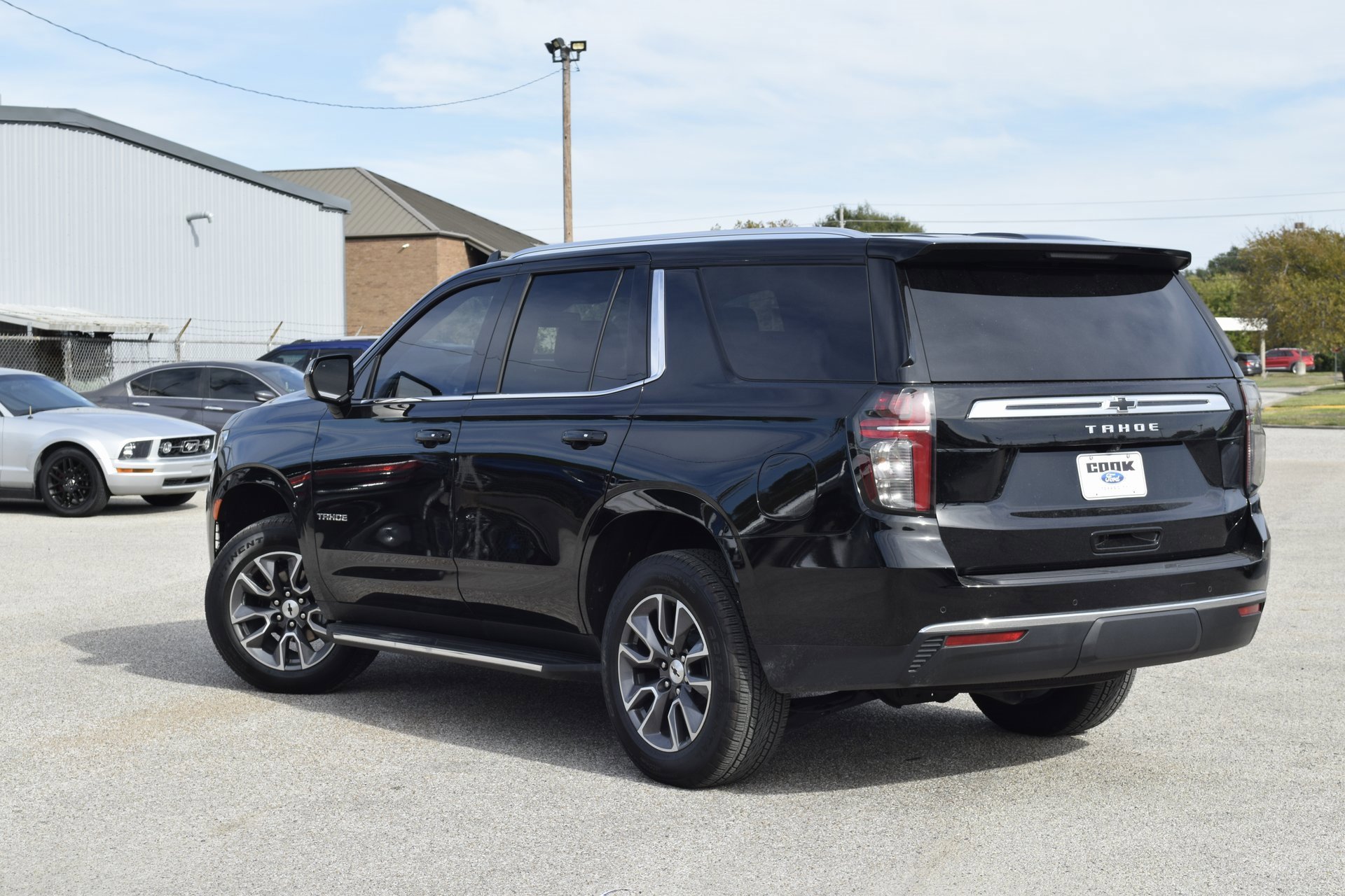 Used 2024 Chevrolet Tahoe LS w/ Driver Alert Package image 8