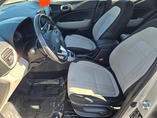 Used 2022 Hyundai Venue SEL FWD image 11