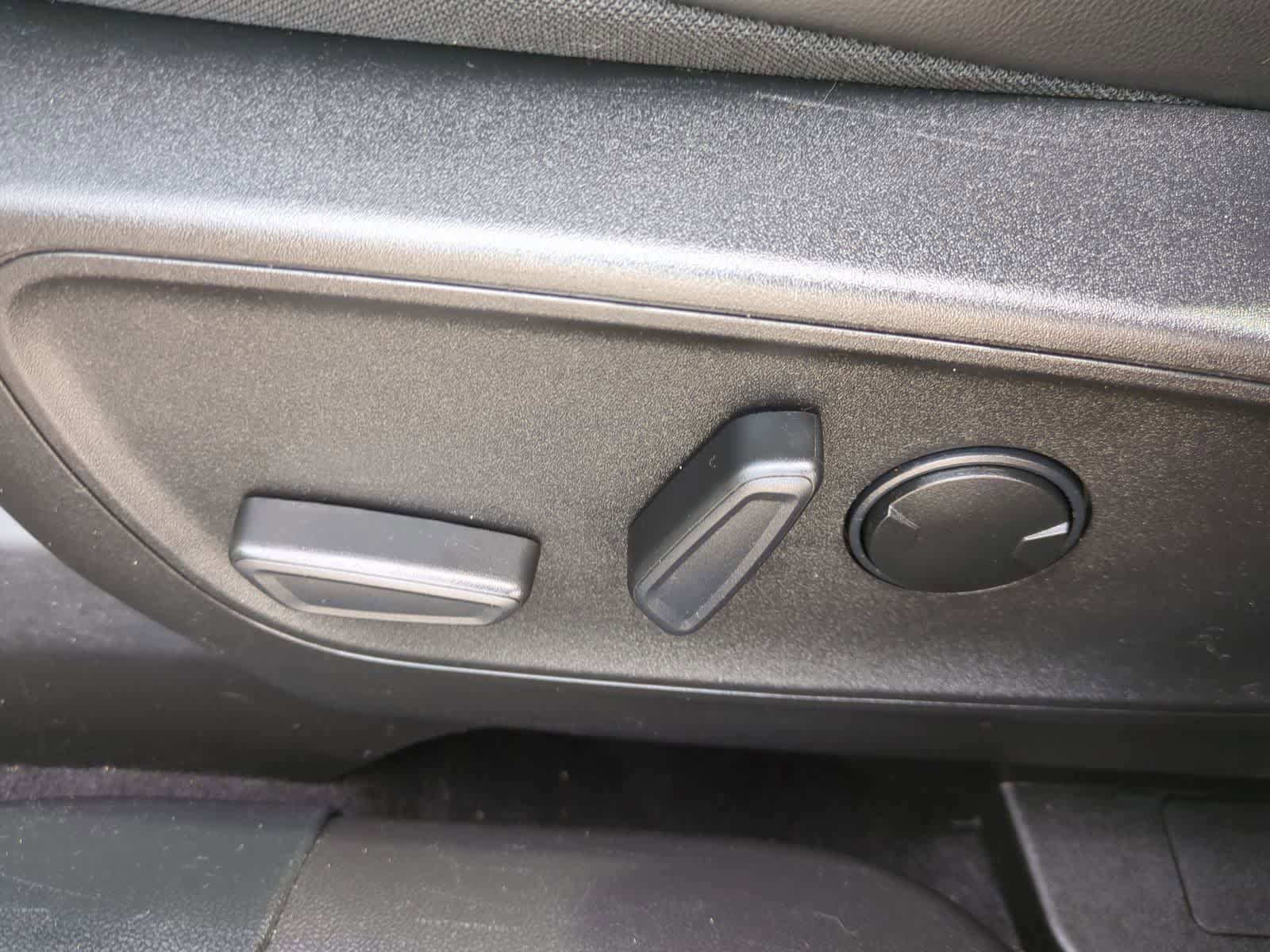 Certified 2023 Ford Escape ST-Line AWD/4WD image 17