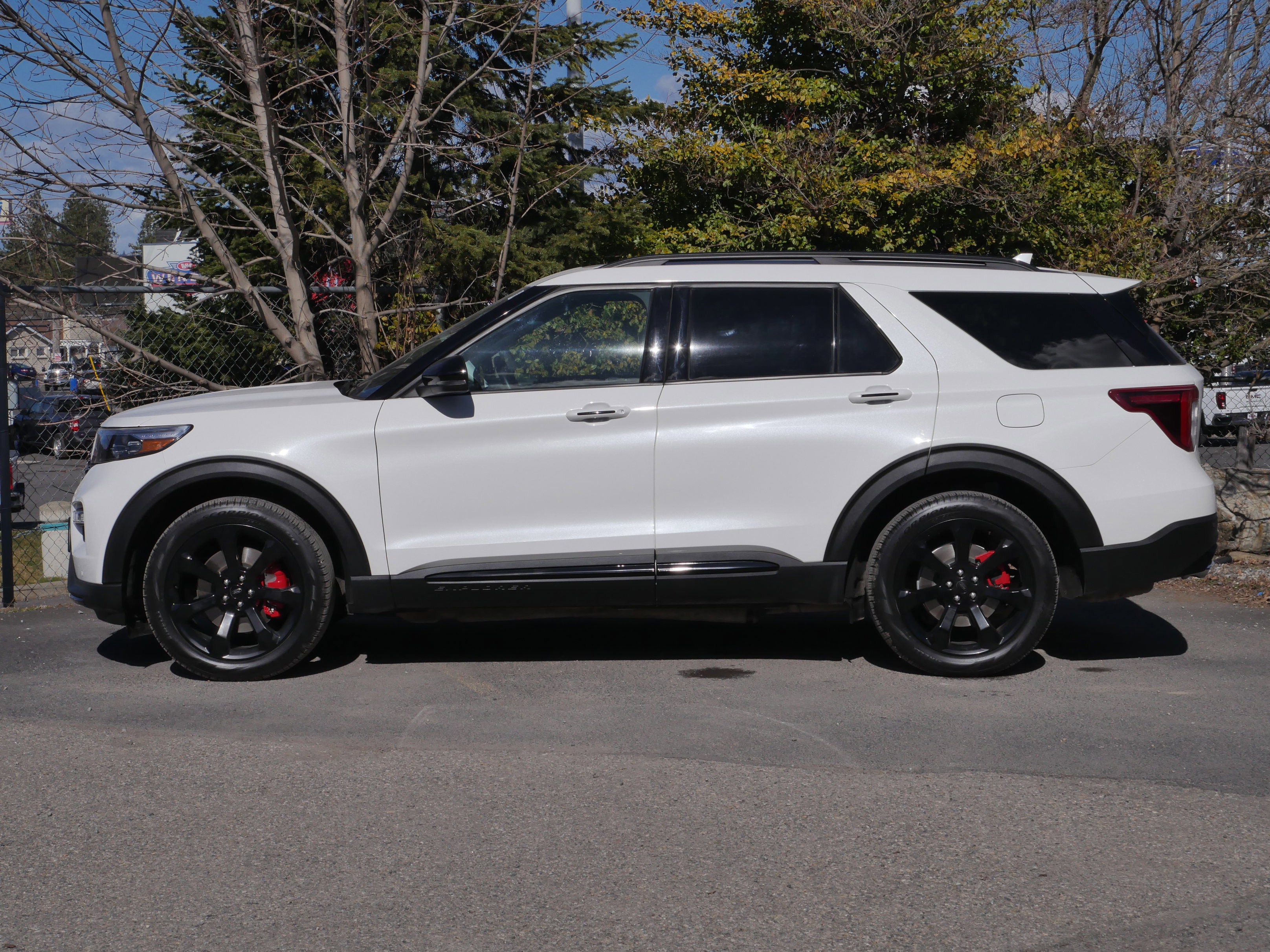 Certified 2023 Ford Explorer ST w/ Equipment Group 401A image 5