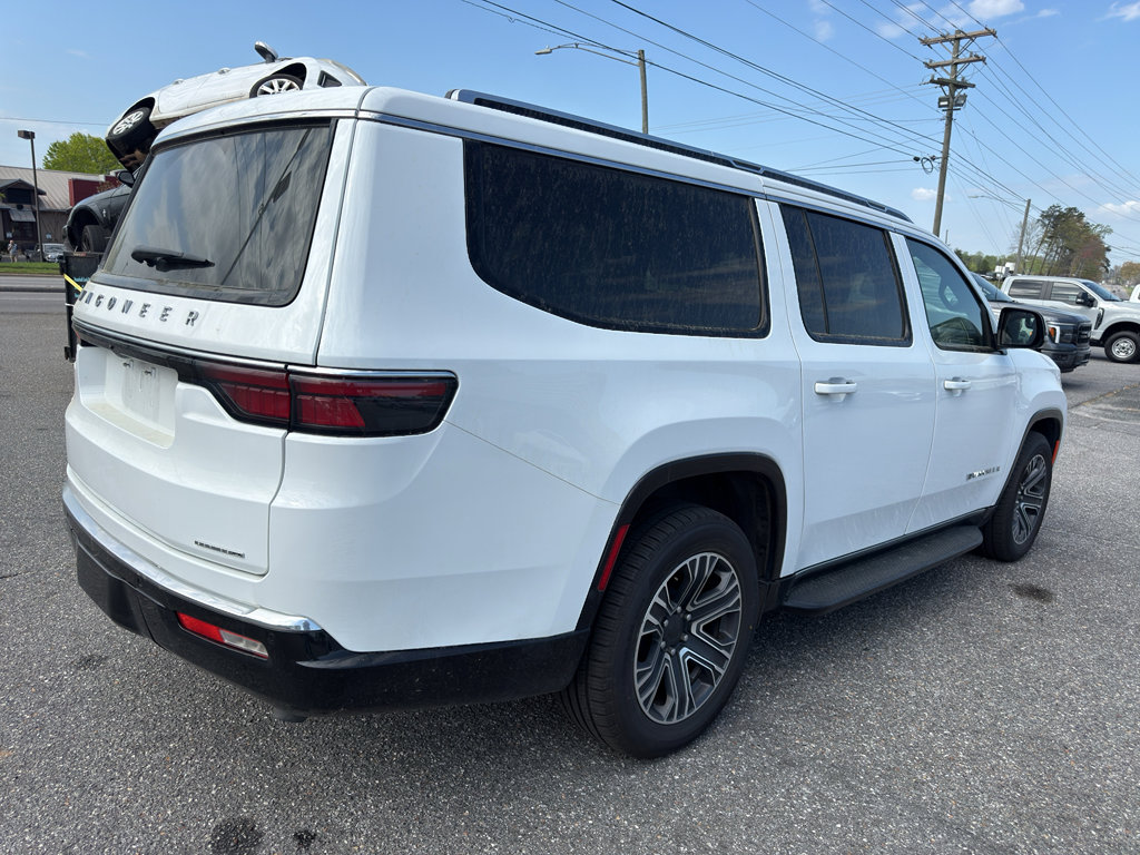 Used 2024 Jeep Wagoneer L Series II w/ Flexible Seating Group image 7