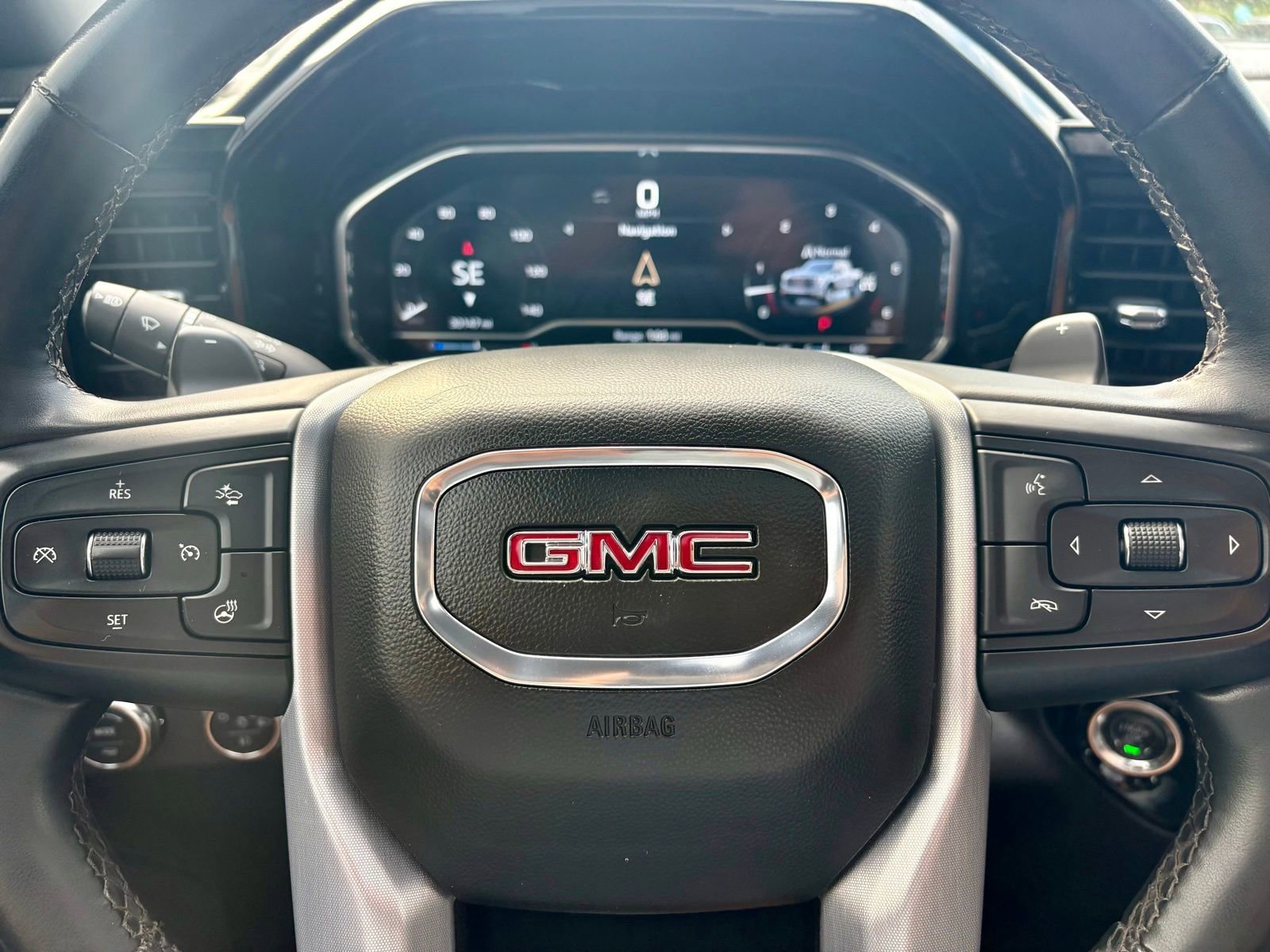 Used 2023 GMC Sierra 1500 SLT AWD/4WD image 22