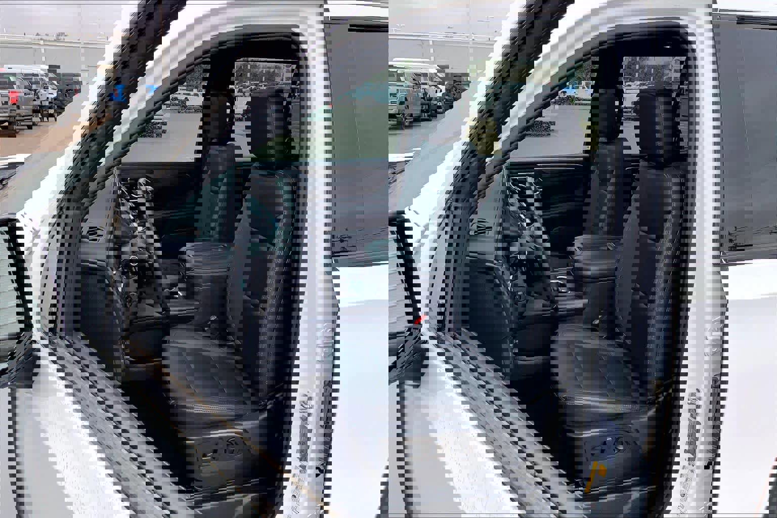 Used 2022 Chevrolet Tahoe Z71 w/ Luxury Package image 10