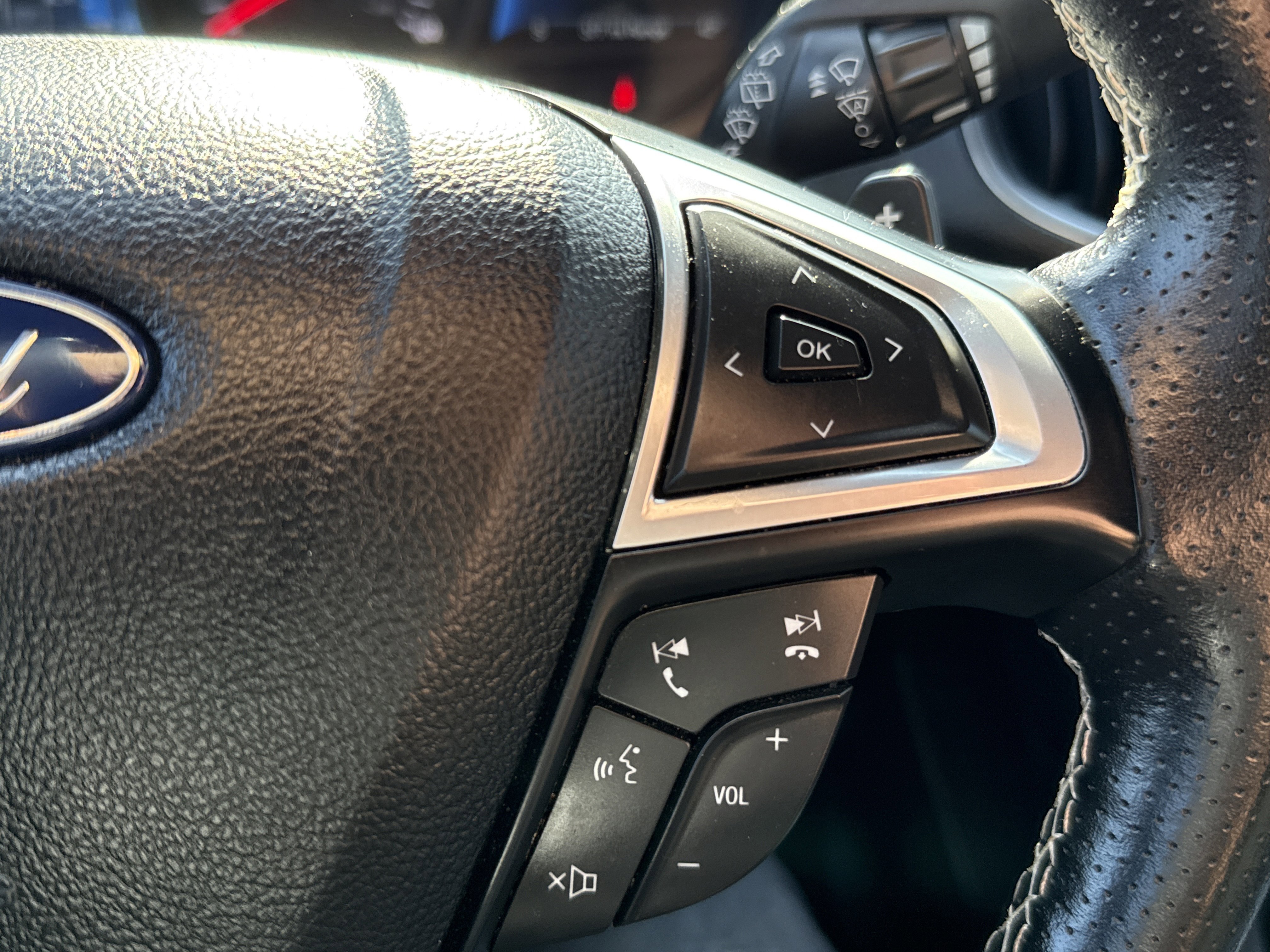 Certified 2022 Ford Edge ST w/ Equipment Group 401A image 18