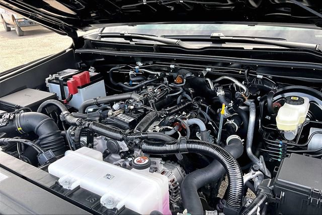 Used 2025 Toyota 4Runner SR5 AWD/4WD image 31