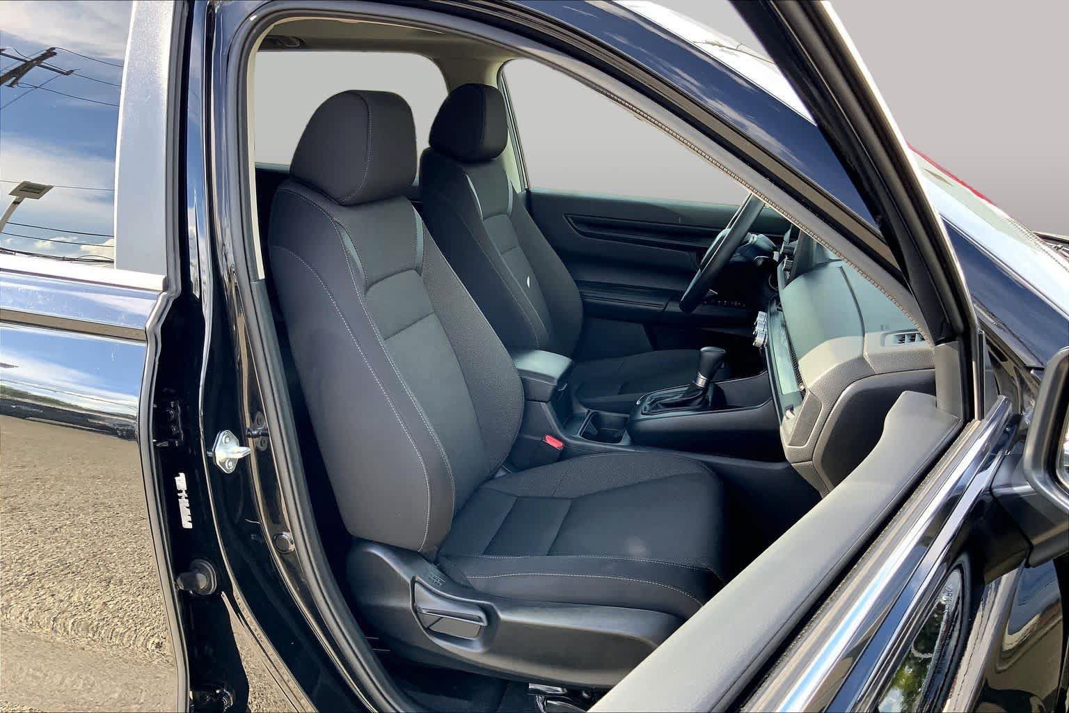 Used 2025 Honda CR-V EX image 9