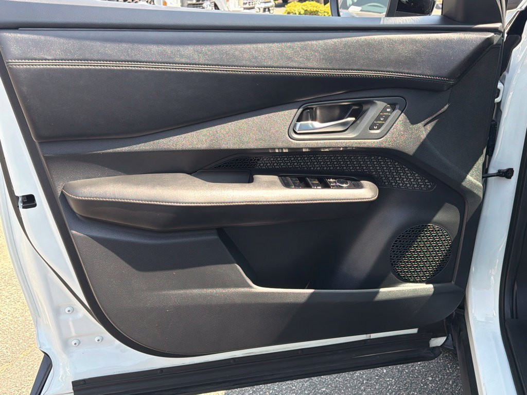 Used 2024 Nissan Ariya FWD image 21
