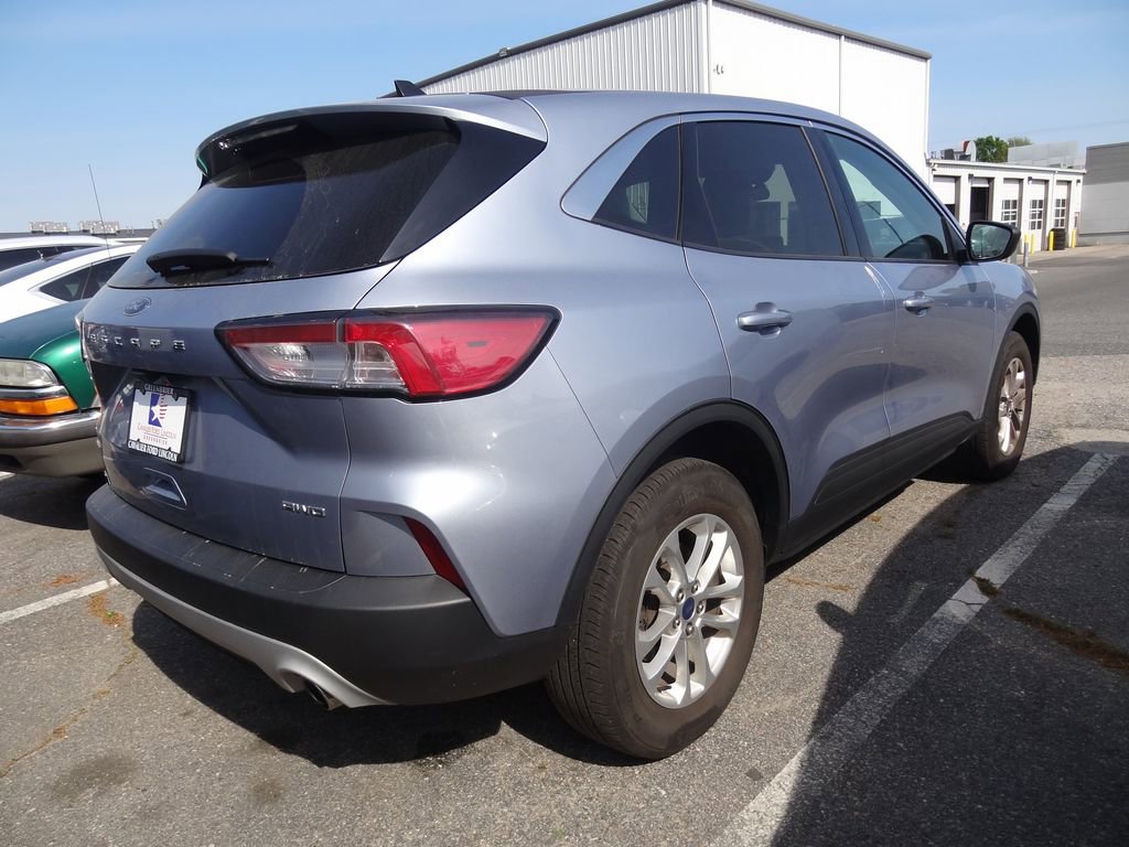 Certified 2022 Ford Escape SE image 4