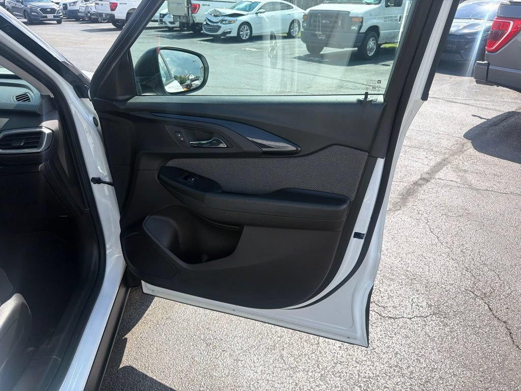 Used 2021 Chevrolet TrailBlazer LS FWD image 38