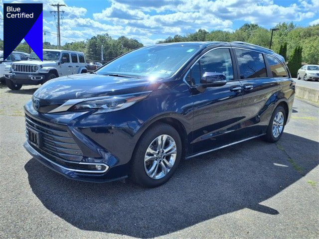 Used 2023 Toyota Sienna Platinum image 1