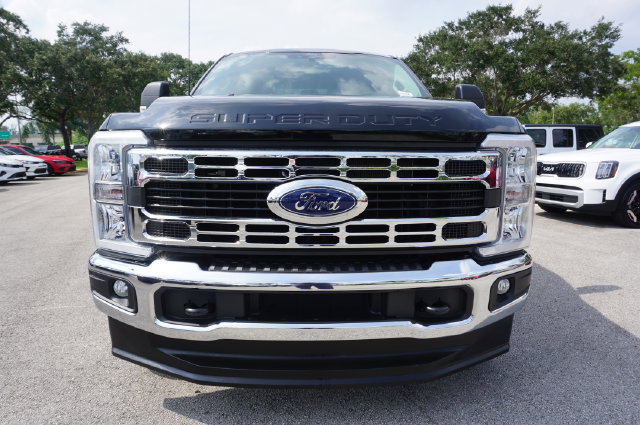 Certified 2025 Ford F250 XLT w/ FX4 Off-Road Package AWD/4WD image 28
