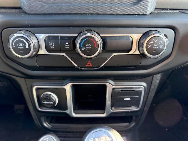 Used 2018 Jeep Wrangler Unlimited Sport AWD/4WD image 16