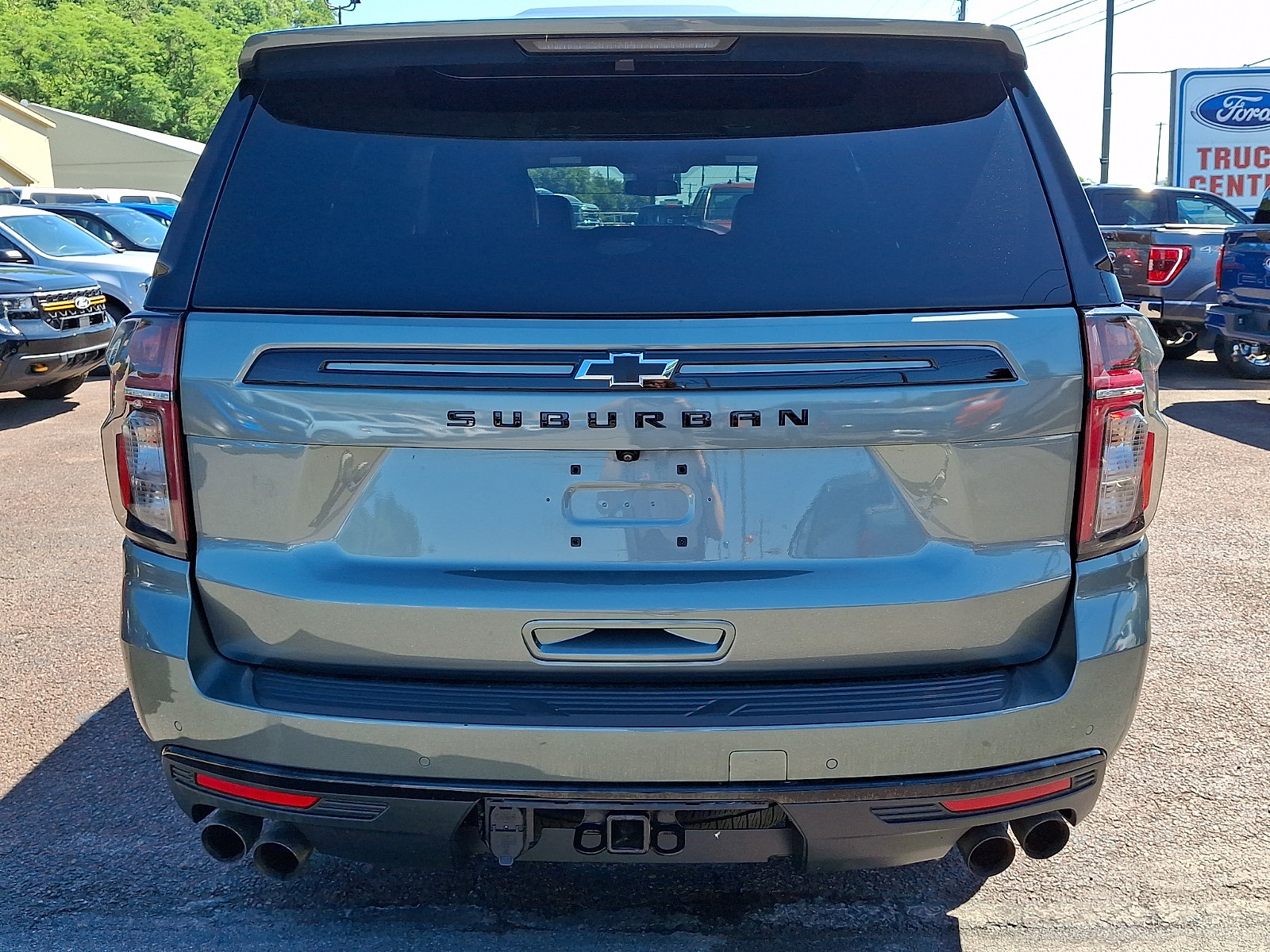 Used 2024 Chevrolet Suburban Z71 w/ Off-Road Capability Package AWD/4WD image 9