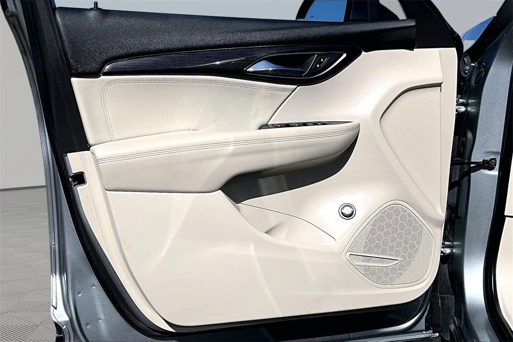Used 2023 Buick Envision Preferred image 23