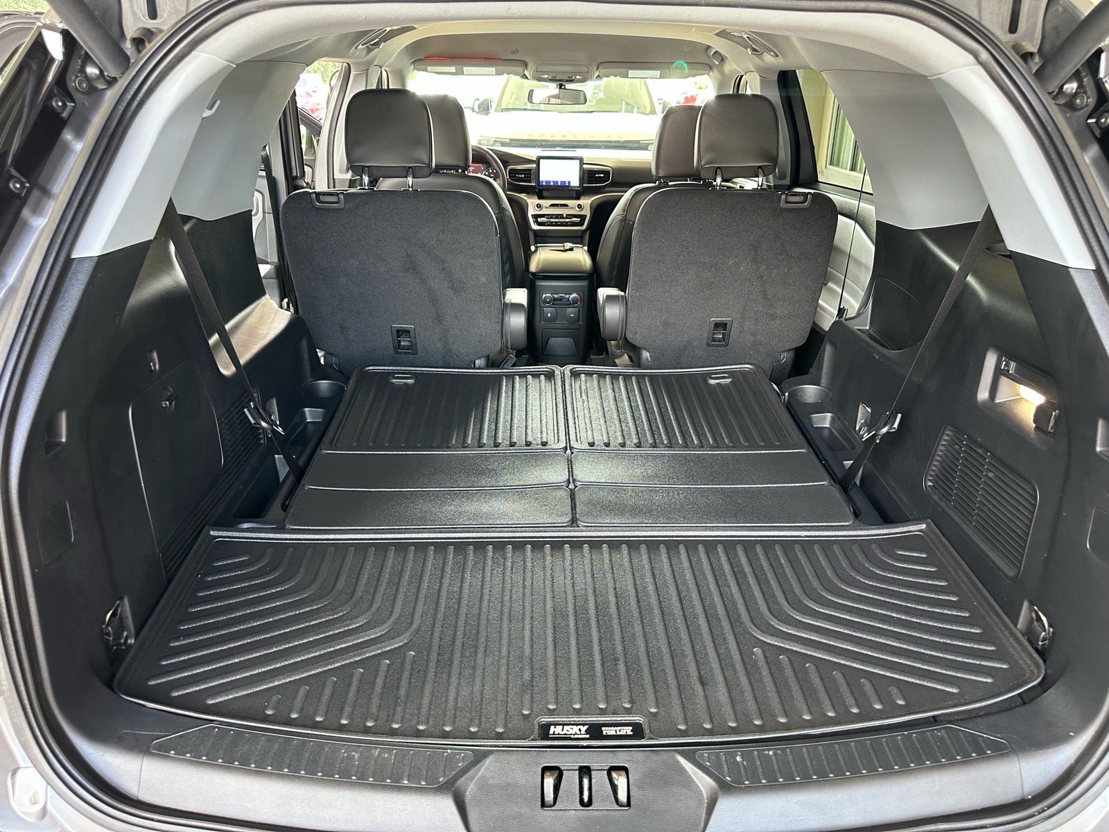 Certified 2022 Ford Explorer XLT w/ Equipment Group 202A RWD image 23