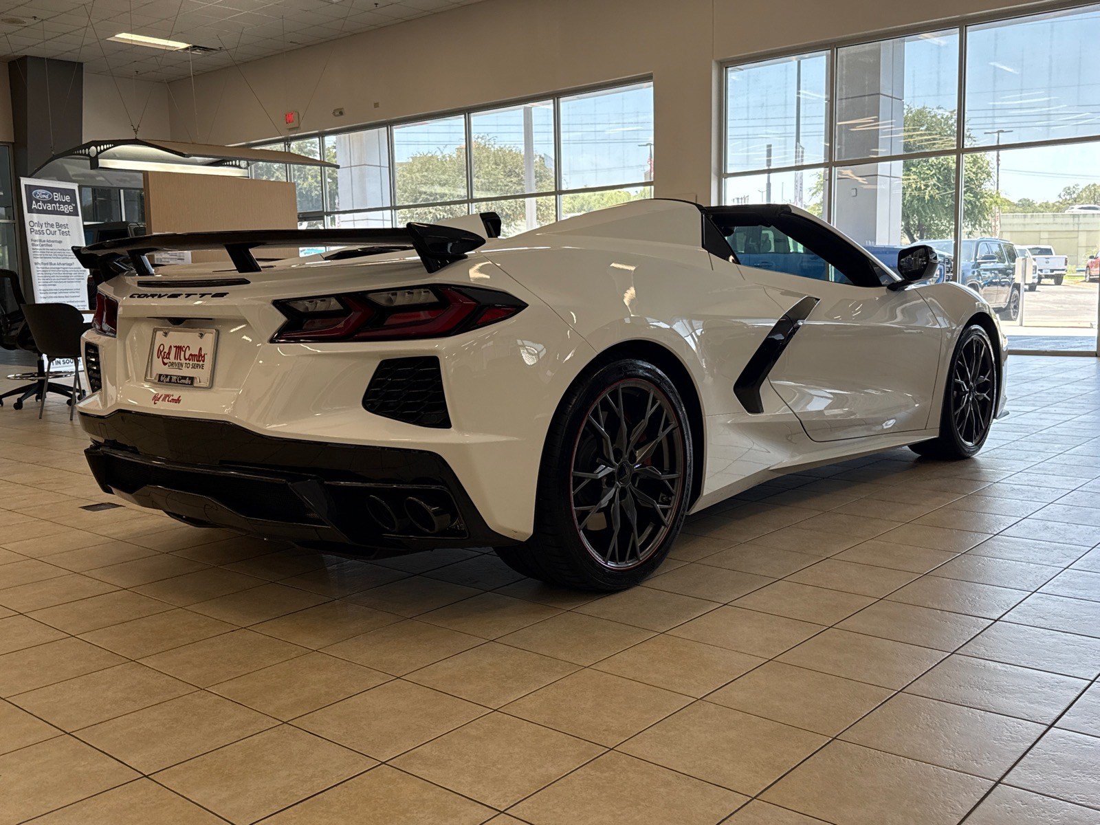Used 2026 Chevrolet Corvette Stingray Preferred Conv w/ Z51 Performance Package RWD image 8