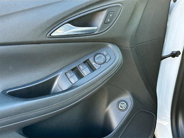 Used 2021 Buick Encore GX Select image 16