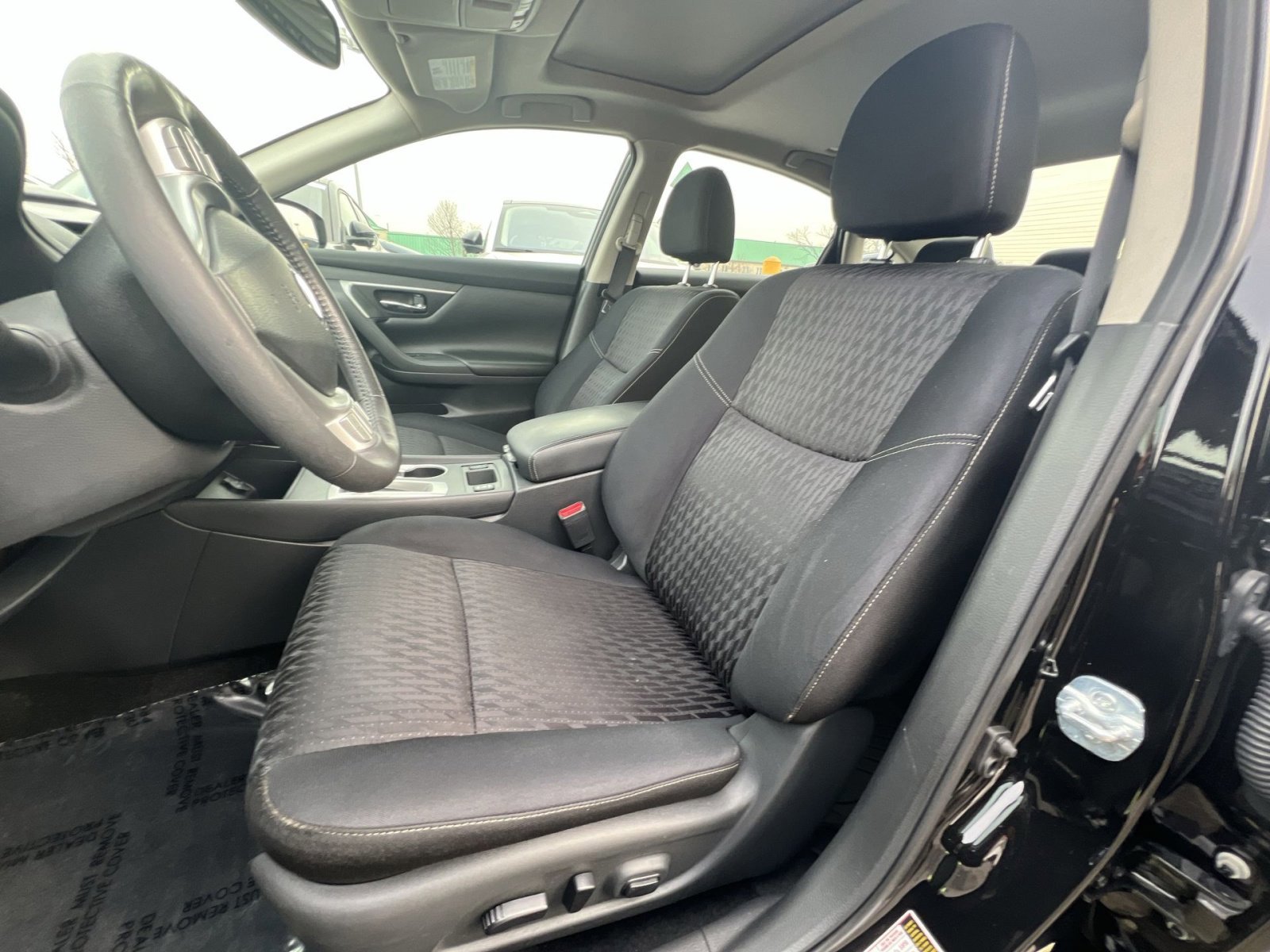 Used 2017 Nissan Altima 2.5 SV w/ Convenience Package image 13