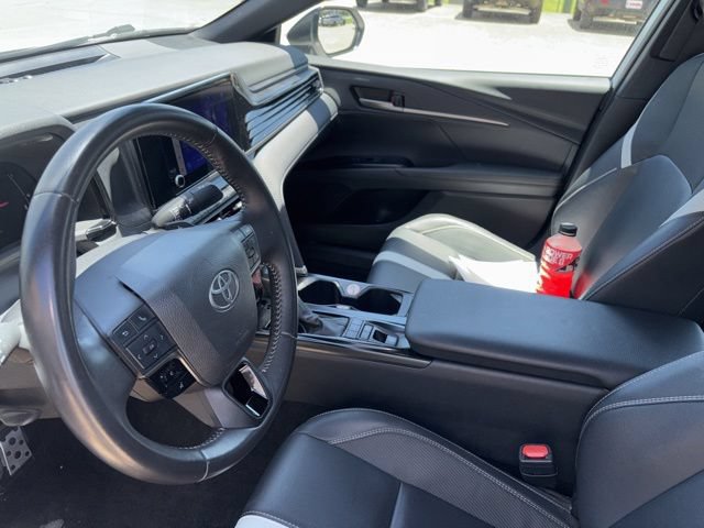 Used 2025 Toyota Camry SE FWD image 12