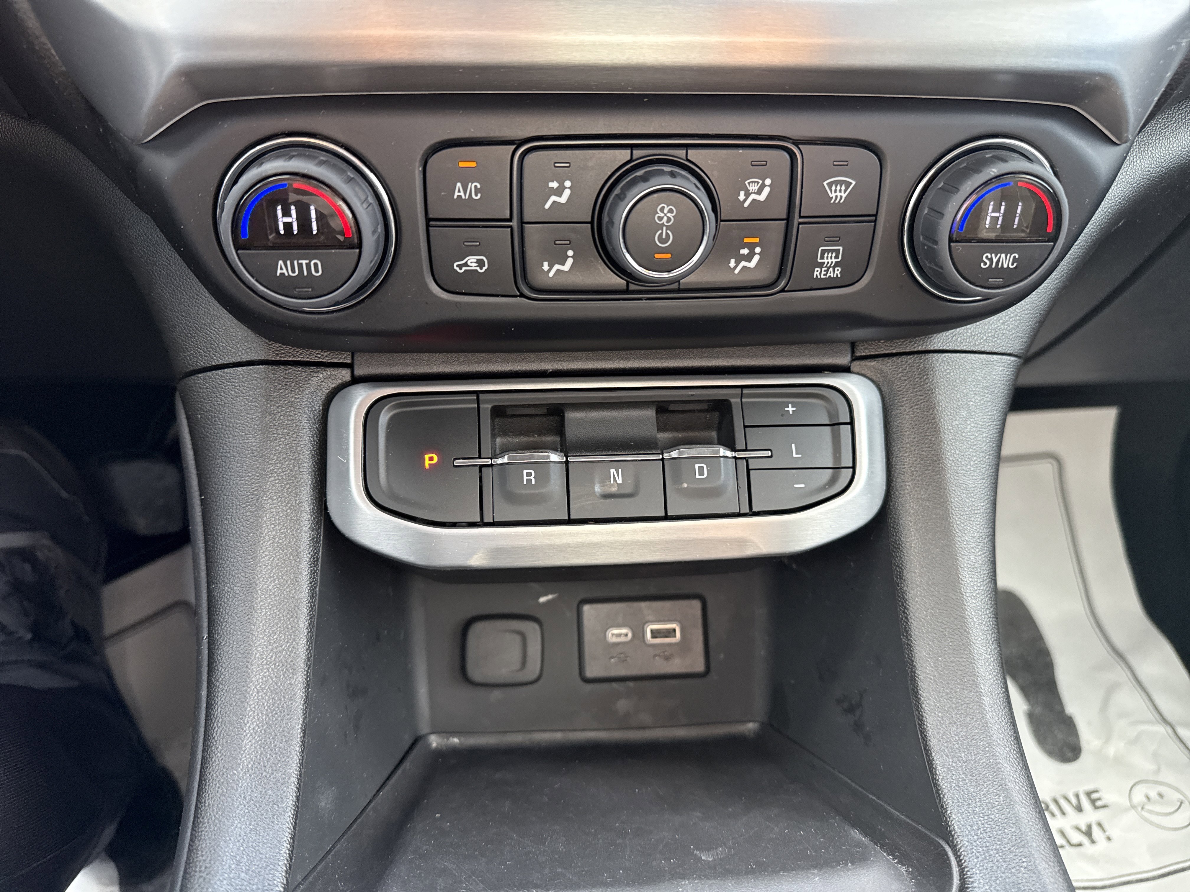 Used 2023 GMC Acadia SLE w/ Driver Convenience Package FWD image 27