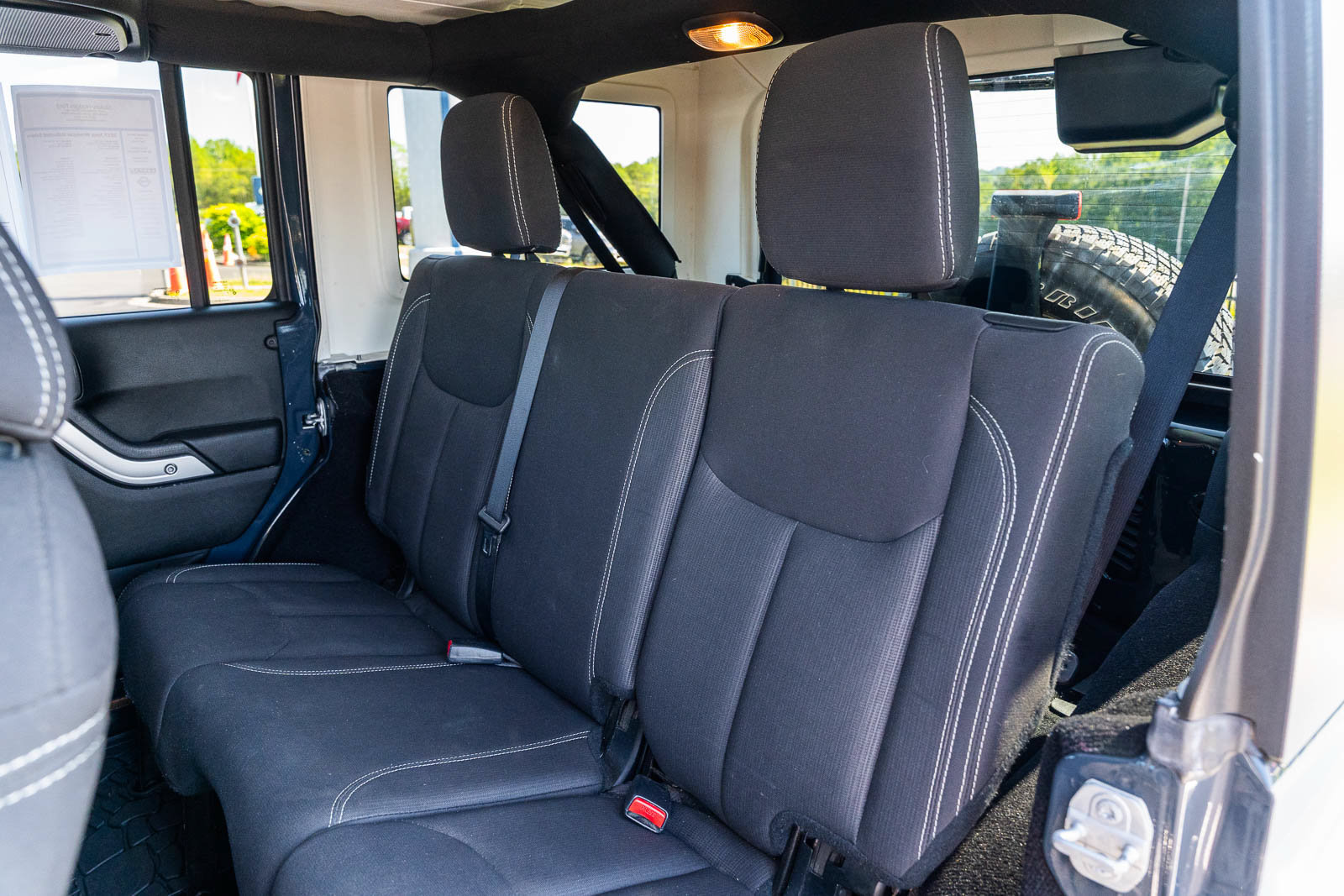 Used 2017 Jeep Wrangler Unlimited Sahara AWD/4WD image 19