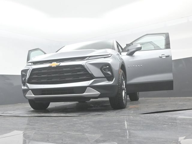 Used 2025 Chevrolet Blazer LT AWD/4WD image 32