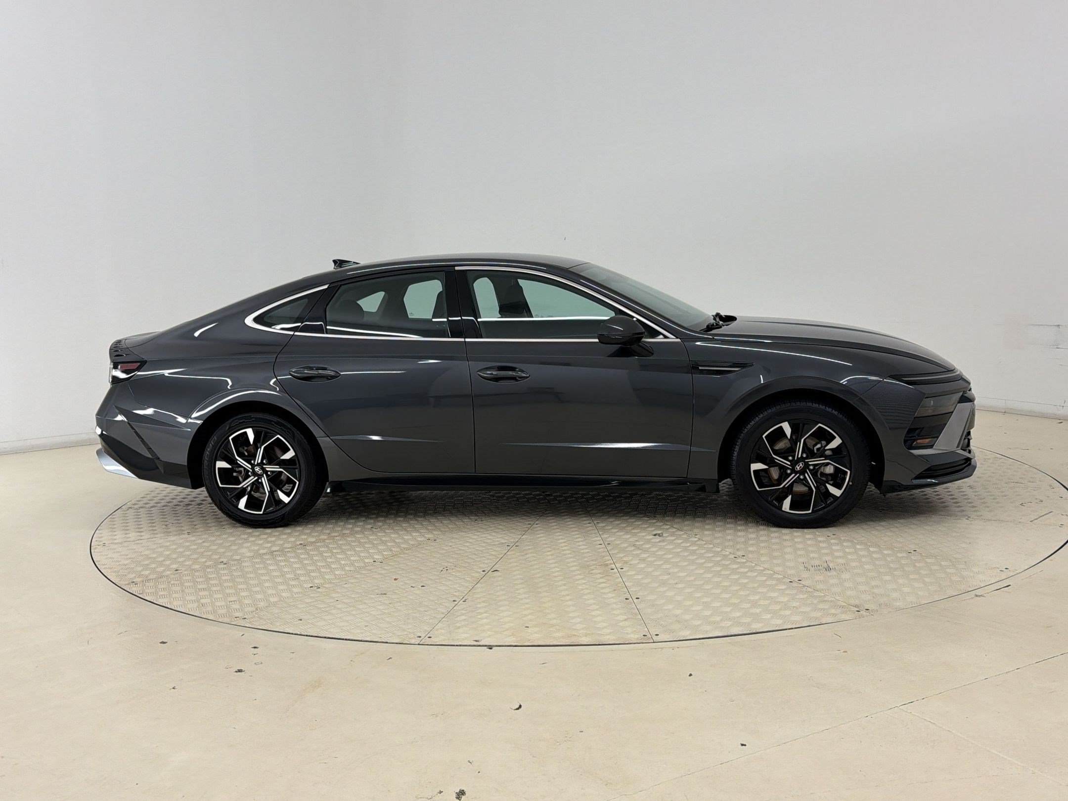 Used 2025 Hyundai Sonata SEL FWD image 8