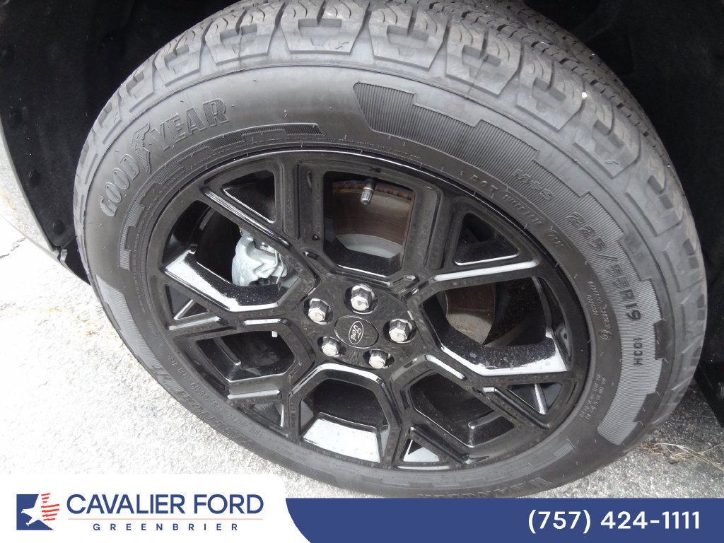 Certified 2026 Ford Maverick Lariat w/ Black Appearance Package AWD/4WD image 13