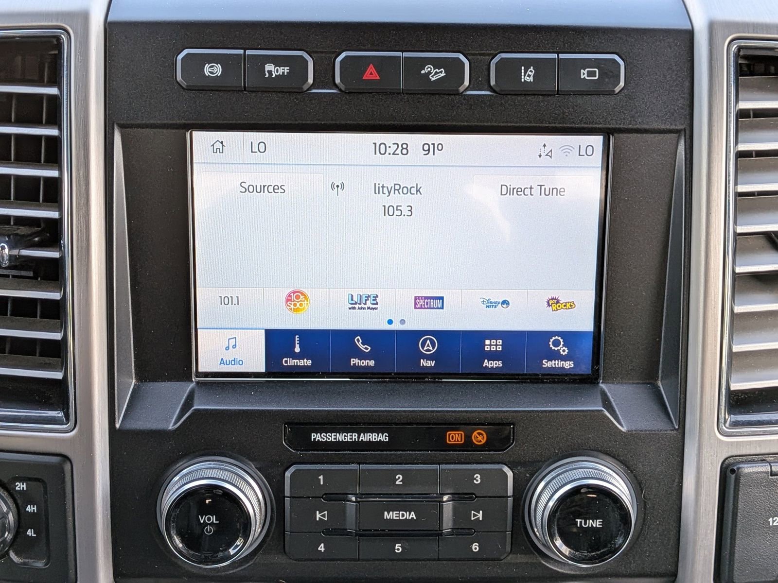 Certified 2020 Ford F250 Platinum w/ FX4 Off-Road Package image 10