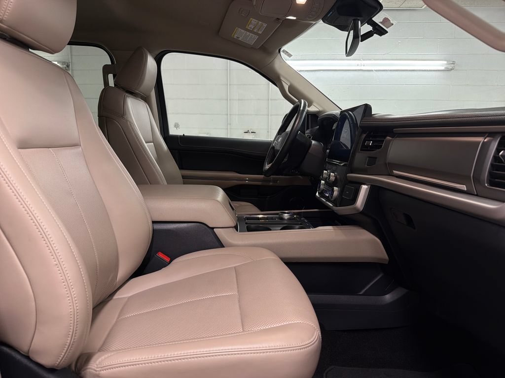 Certified 2023 Ford Expedition XLT RWD image 31