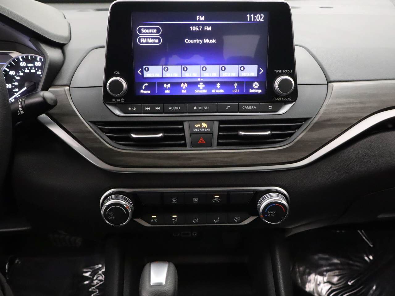 Used 2025 Nissan Altima 2.5 SV FWD image 10