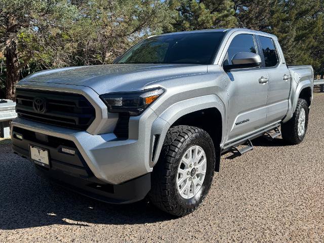 Used 2024 Toyota Tacoma SR5 AWD/4WD image 1