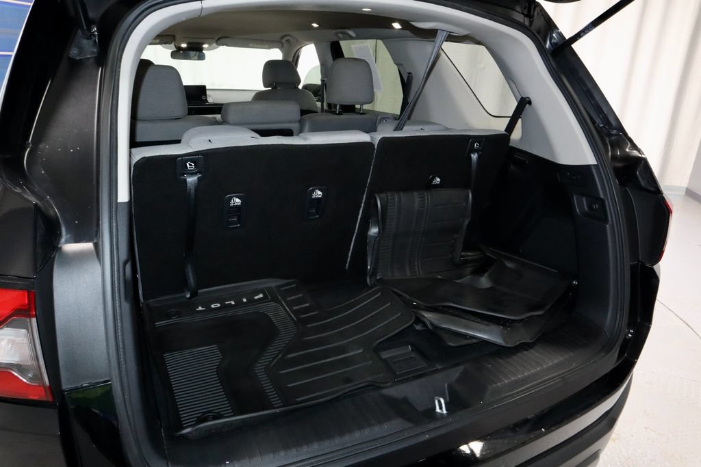 Used 2023 Honda Pilot LX image 11