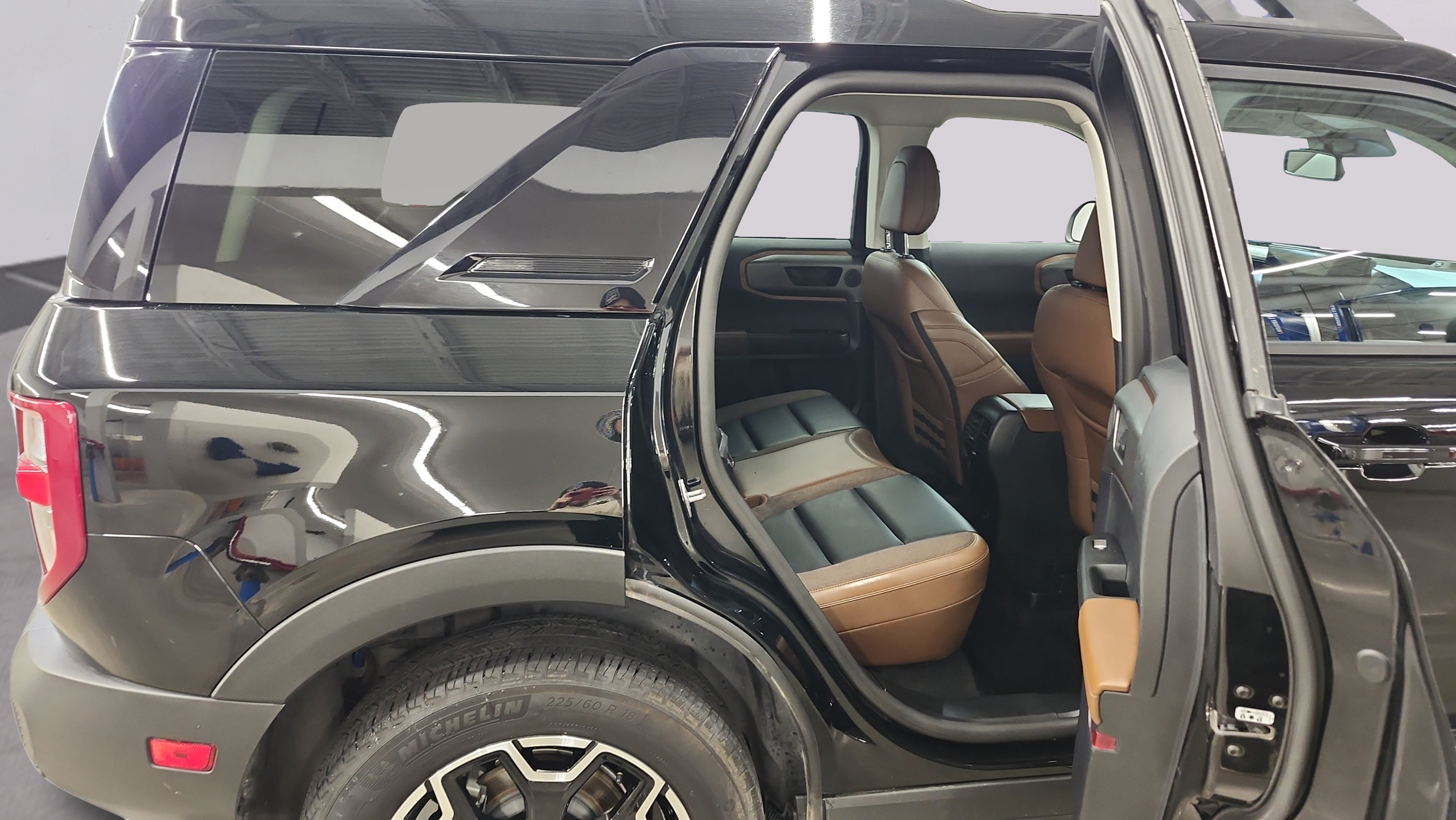 Certified 2025 Ford Bronco Sport Outer Banks w/ Outer Banks Tech Package+ AWD/4WD image 22