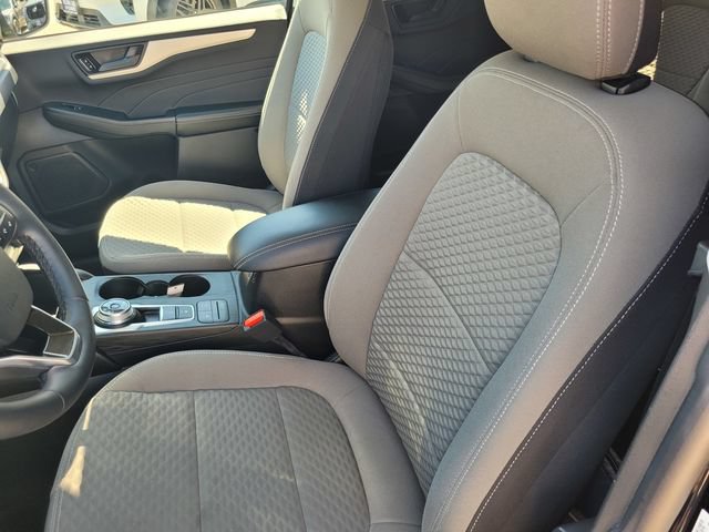 Certified 2022 Ford Escape SE w/ SE Sport Appearance Package FWD image 11