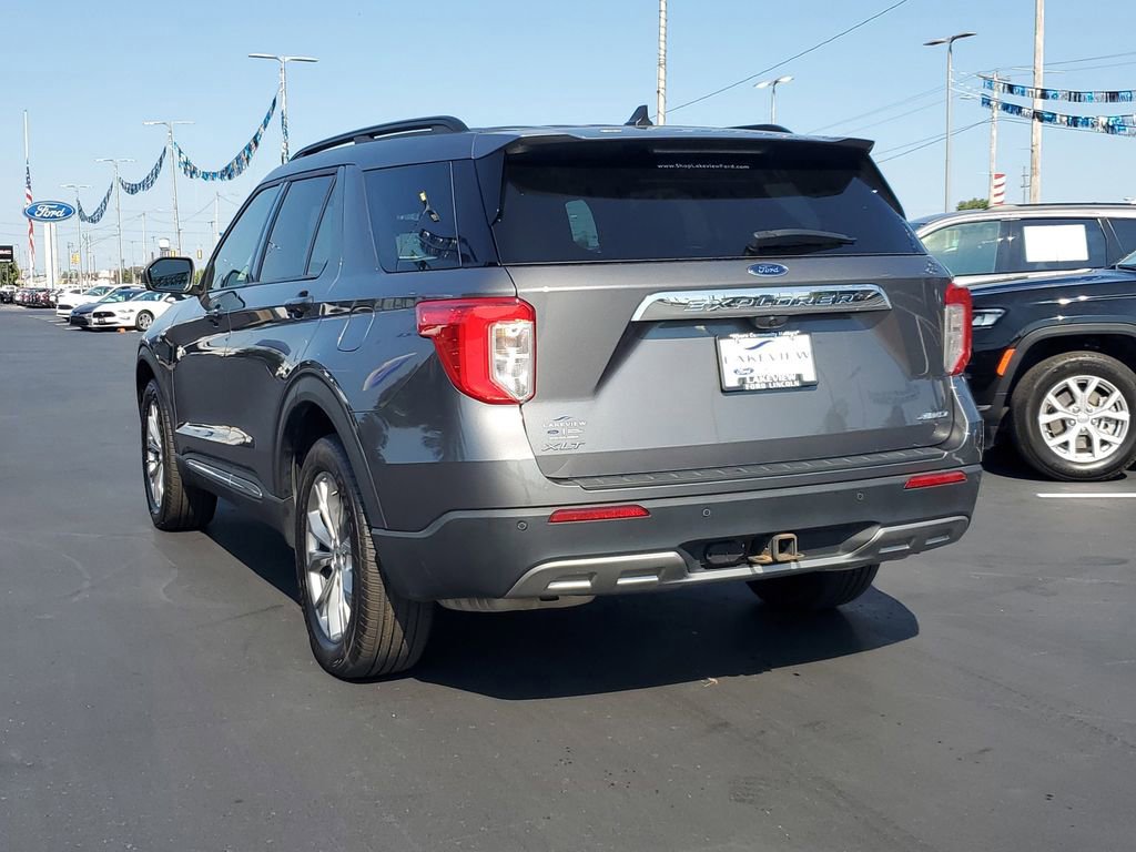Certified 2022 Ford Explorer XLT w/ Equipment Group 202A image 3