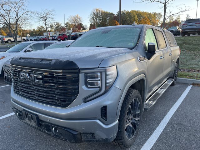 Used 2023 GMC Sierra 1500 Denali w/ Technology Package AWD/4WD image 2